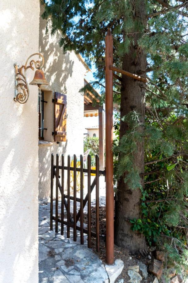 Cosy Studio Just A Stone'S Throw From The Beach Appartement Sainte-Maxime Buitenkant foto